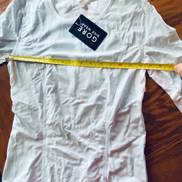 NWT Woman’s Gore Base Bike Shirt - Picture 9 of 10